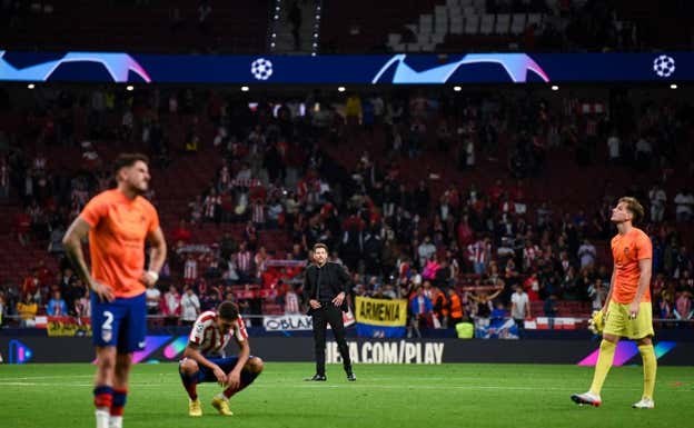 El día que el Atlético cayó en Champions en la 2022-23, tras el 2-2 ante el Leverkusen, levantó dudas entre los dirigentes sobre el futuro de Diego Pablo Simeone. AFP