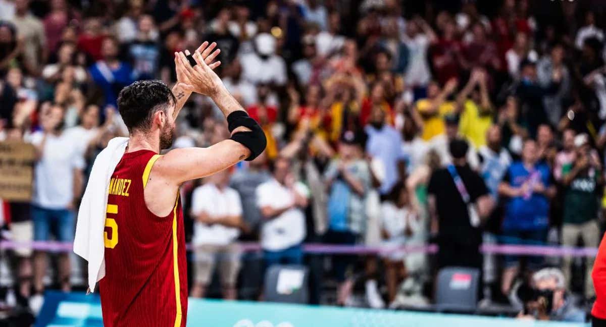 Rudy Fernández se despide de la grada tras disputar su último partido como profesional. /FIBA