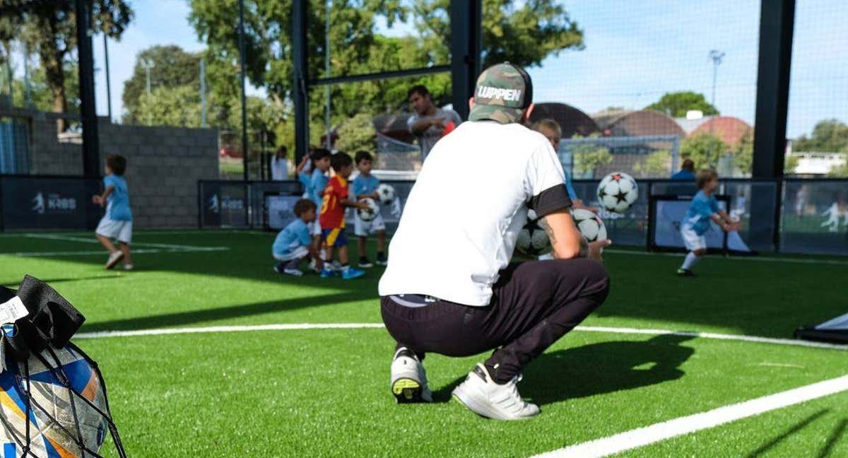 Toni Kroos, en su academia en Madrid./Toni Kroos Academy