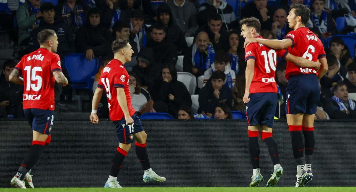 Bryan Zaragoza celebra tras dar la asistencia del primer gol a Torró./EFE