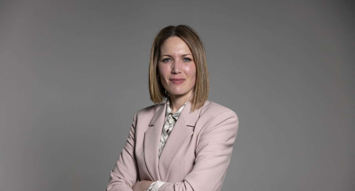 Silvia Intxaurrondo posa en la redacción de Relevo. /SALVADOR FENOLL