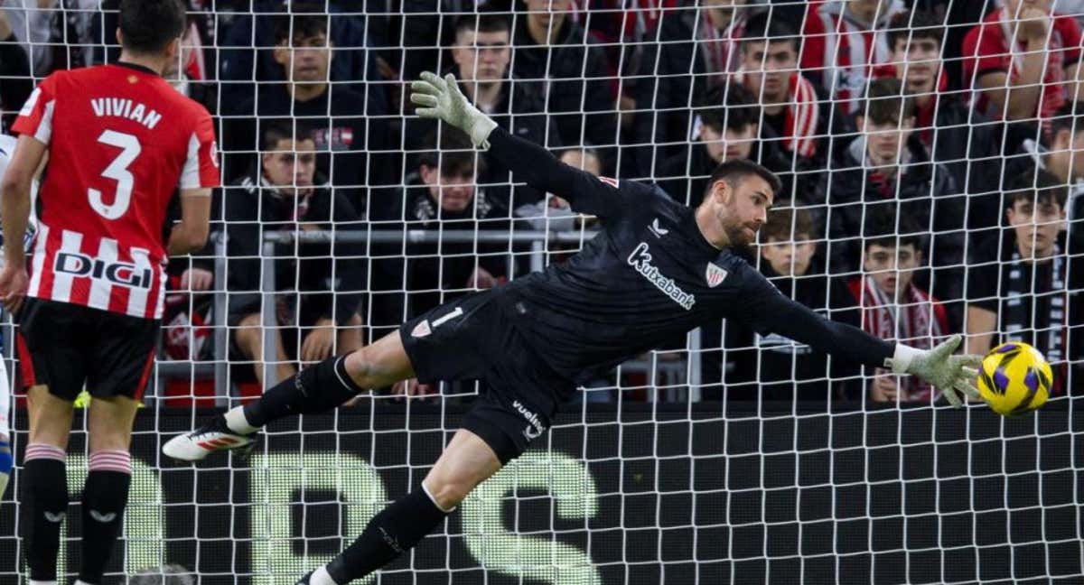Unai Simón se luce en un encuentro de esta temporada./Athletic Club