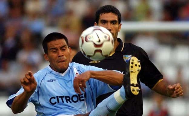 Fernando Cáceres, en el Celta, en un partido contra el Málaga.  Reuters