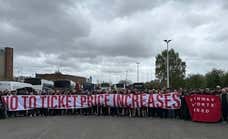 La afición del Liverpool se rebela por el aumento del precio en los abonos