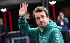 Fernando Alonso renueva con Aston Martin hasta 2026