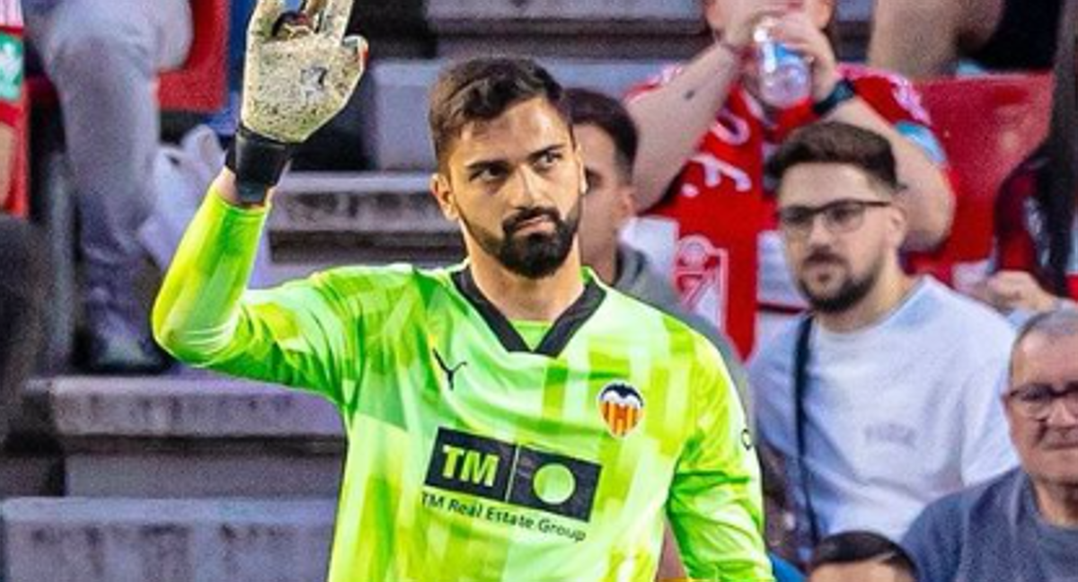 Mamardashvili con el Valencia CF. /Valencia C.F