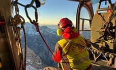 Hallan con vida al montañero leonés perdido hace cuatro días en los Picos de Europa